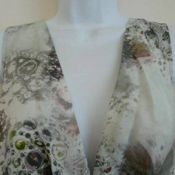 NWT ST. JOHN Silk Celedon Multi Silk Crepe Sleeveless Print Blouse Top 10 - Picture 3 of 7